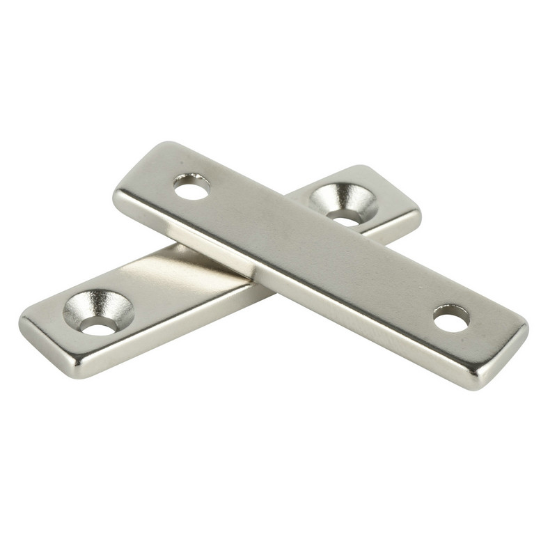 Strong fastener countersunk rectangular magnet